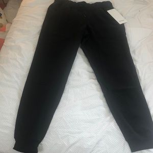 Lululemon. On the Fly Jogger *Woven